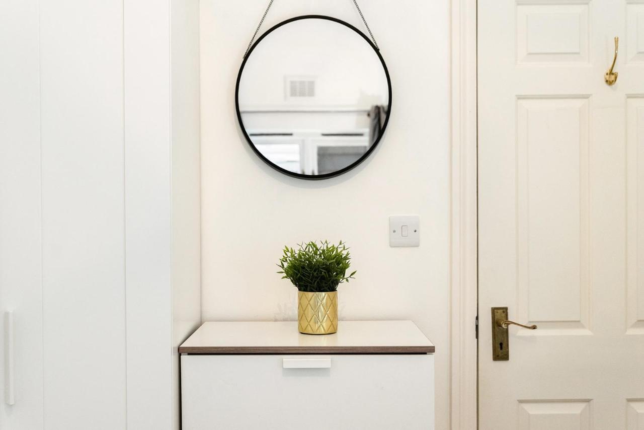 Heart Of Ealing Apartment With Garden Londres Exterior foto